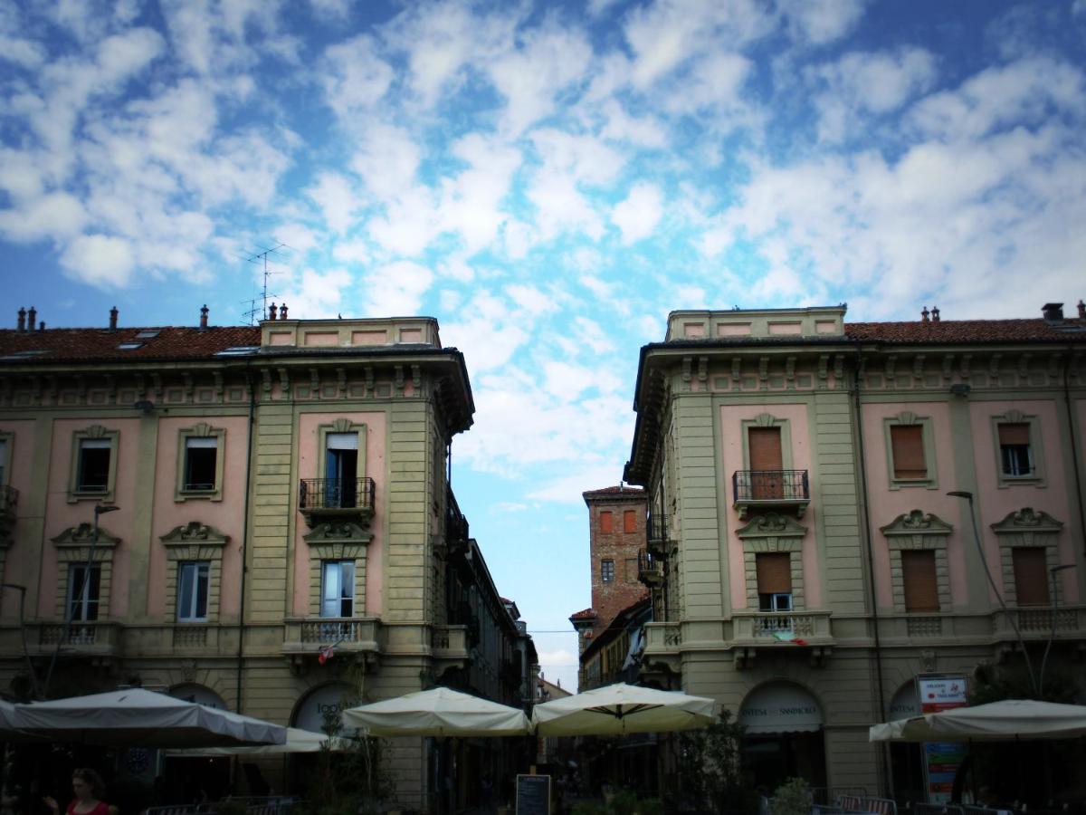 Palazzo Finati Bed & Breakfast Алба Екстериор снимка