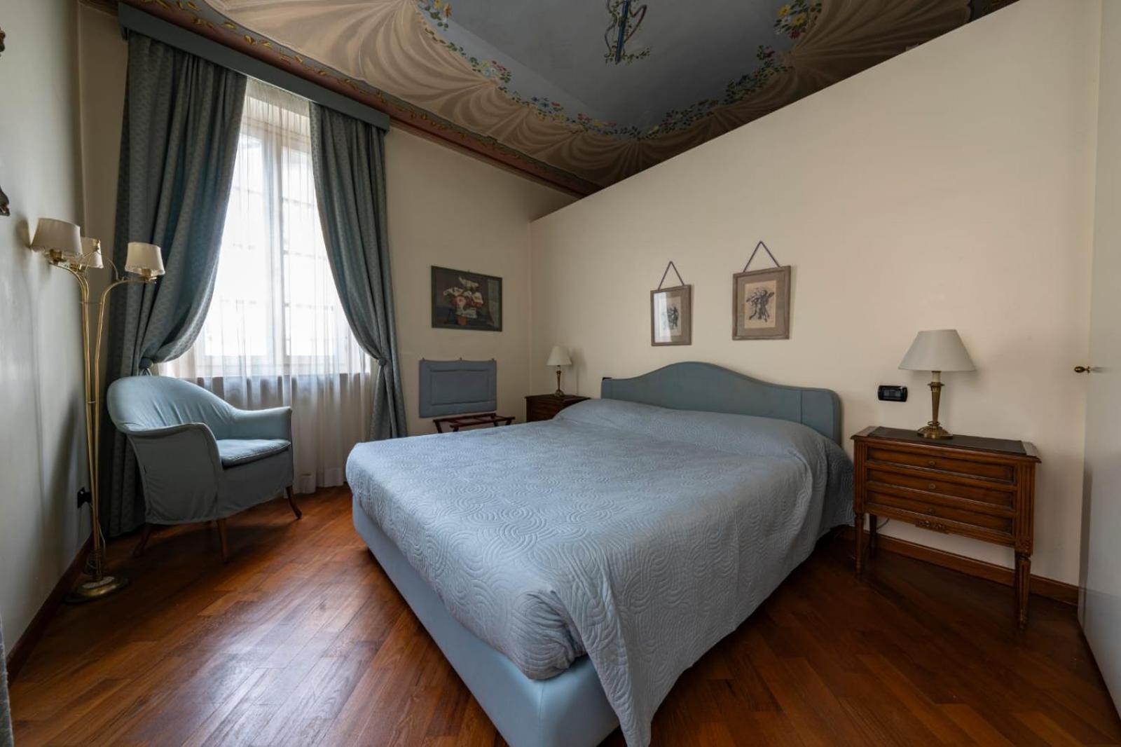 Palazzo Finati Bed & Breakfast Алба Екстериор снимка